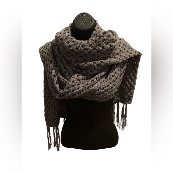 Lularoe The Mimi gray Open Knit fringe trim scarf shawl. One size. - Picture 1 of 7